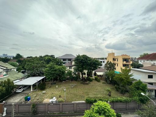 4-bedroom townhouse for sale in Pra Khanong area