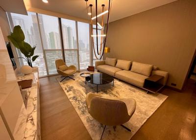 2-bedroom high-end condo for sale close to MRT Queen Sirikit