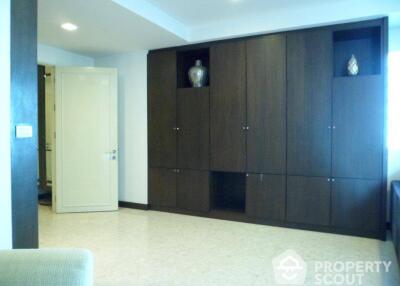 3-BR Condo at Nusasiri Grand Condominium near BTS Ekkamai (ID 514538)