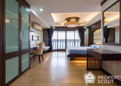 1-BR Condo at Nusa State Tower Condominium near BTS Saphan Taksin (ID 418232)