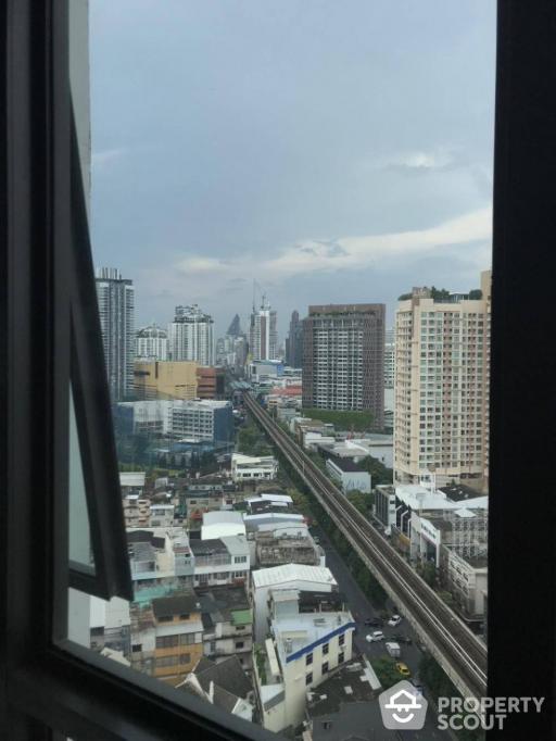 1-BR Condo at Rhythm Sukhumvit 44/1 near BTS Phra Khanong