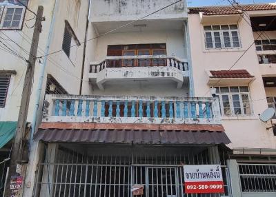 Commercial for Sale in Din Daeng