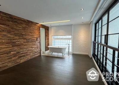 4-BR Condo at Penthouse Condominium near BTS Phra Khanong