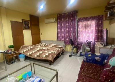 2-BR House near BTS Saphan Khwai