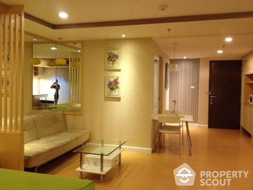 1-BR Condo at The Trendy Condominium near BTS Nana