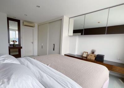 2 bed Condo in The Bangkok Sathorn-Taksin Khlong Ton Sai Sub District C020292