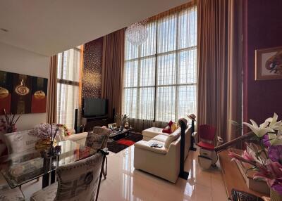 2 bed Duplex in The Emporio Place Khlongtan Sub District D020290