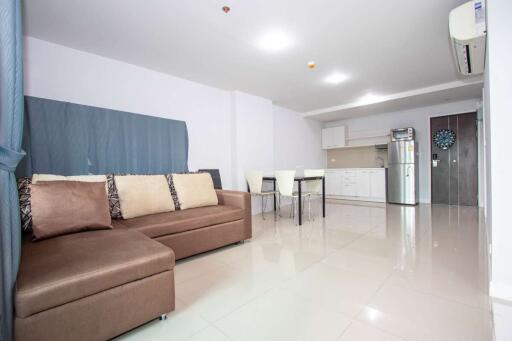 Conveniently Located 1-Bed Condo for Sale at Punna Residence Oasis
