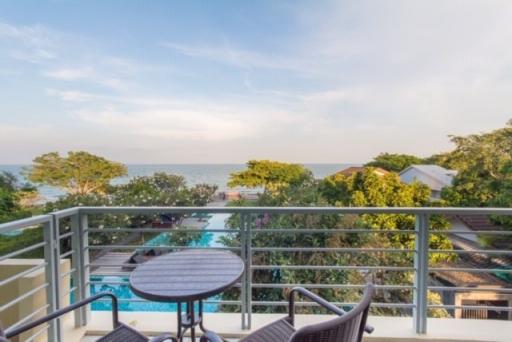 Baan Sanpluem 3 Bedroom Luxury Apartment overlooking the Ocean