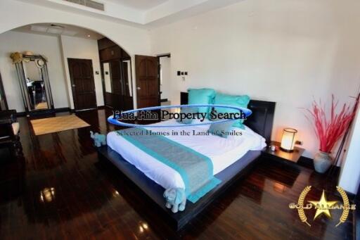 Luxury pool villa west Hua Hin