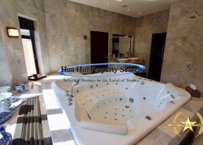 Luxury pool villa west Hua Hin