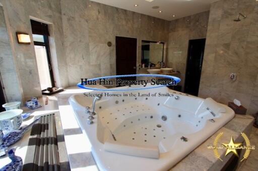 Luxury pool villa west Hua Hin