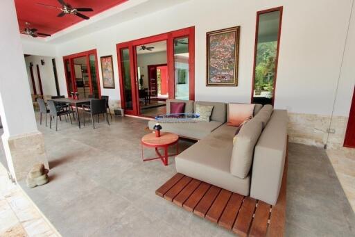 MODERN PRANBURI POOL VILLA FOR SALE