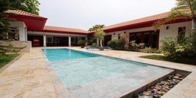 MODERN PRANBURI POOL VILLA FOR SALE