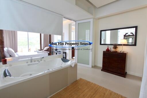 Condo with sea view in city center Hua Hin