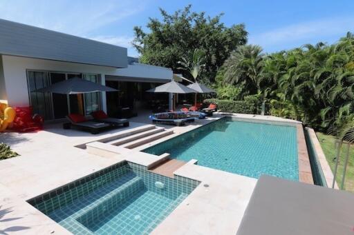 Luxury pool villa Baan Ing Phu Hua Hin