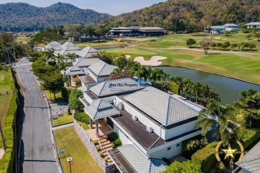 Lovely pool villa on Black Mountain Golf course