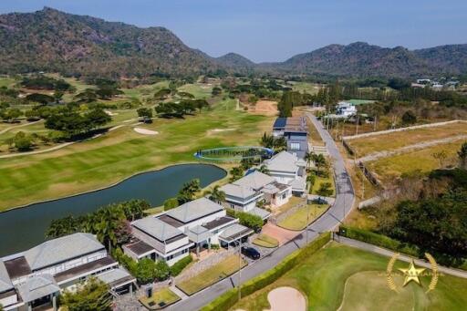 Lovely pool villa on Black Mountain Golf course