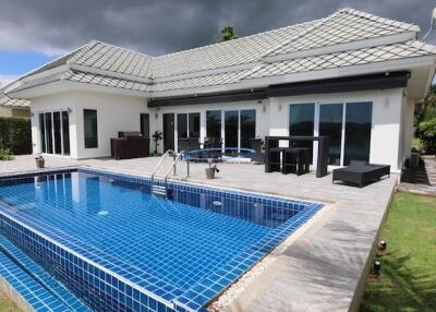 Black Mountain 3 bedroom golf course villa