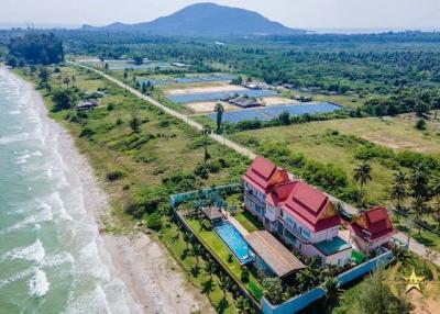 Absolute Luxury Beachfront villa บางสะพานสำหรับขาย