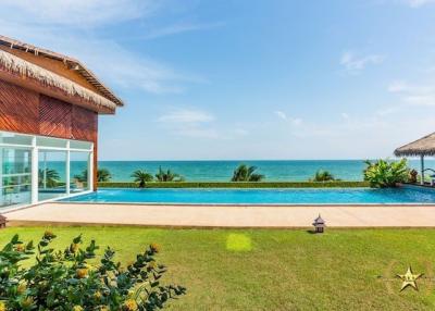 Absolute Luxury Beachfront villa บางสะพานสำหรับขาย