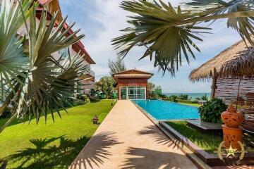 Absolute Luxury Beachfront villa บางสะพานสำหรับขาย