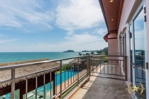 Absolute Luxury Beachfront villa บางสะพานสำหรับขาย