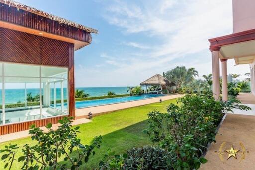 Absolute Luxury Beachfront villa บางสะพานสำหรับขาย