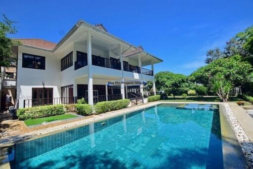 Exclusive pool villa close to Hua Hin city center