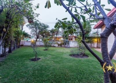 Stuart Park Beautiful Pool Villa With Large Land For Sale Hua Hin