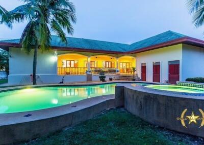 Stuart Park Beautiful Pool Villa With Large Land For Sale Hua Hin