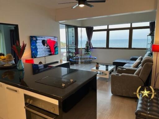 Blue Wave absolute beach front condo with spectacular views
