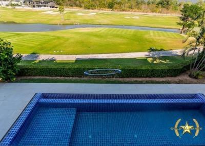 Black Mountain luxury 2 storey golf course villa for rent