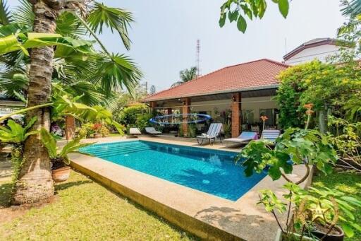 Naebkehad Village Luxury pool villa for sale city center Hua Hin