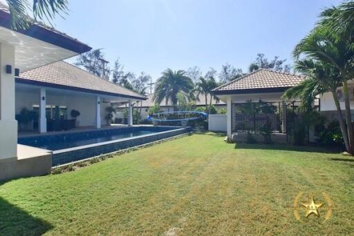 Lovely 4 Bedroom Pool Villa With Good Access To Hua Hin Town And Black Mountain