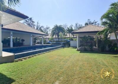 Lovely 4 Bedroom Pool Villa With Good Access To Hua Hin Town And Black Mountain