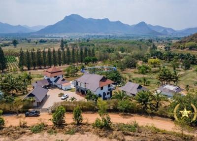 Big luxury estate villa with very large land for sale west of Hua Hin