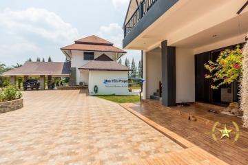 Big luxury estate villa with very large land for sale west of Hua Hin