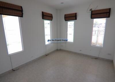Spacious and Bright Unfurnished Bedroom with Large Windows