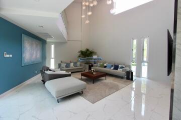 Luxury Palm Hills Pool Villa For Sale Hua Hin