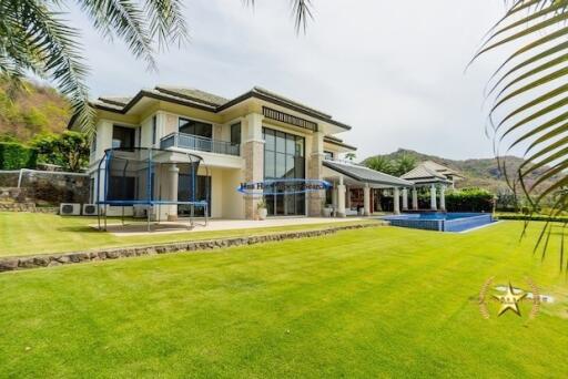 Black Mountain Absolute luxury golf course villa for sale Hua Hin