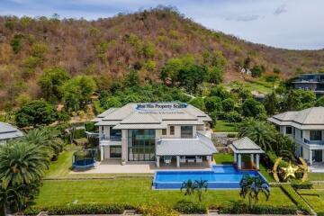 Black Mountain Absolute luxury golf course villa for sale Hua Hin