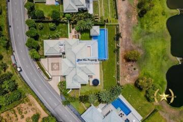 Black Mountain golf course pool villa for sale Hua Hin