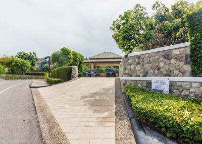 Black Mountain golf course pool villa for sale Hua Hin