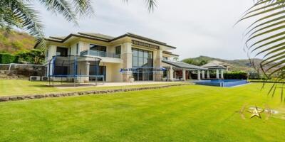 Black Mountain golf course pool villa for sale Hua Hin