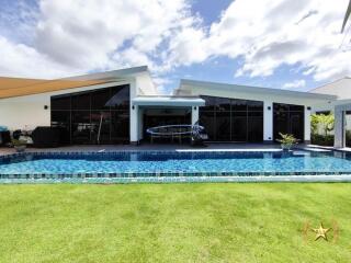 Contemporary Design 3 Bedroom Pool Villa Close To Banyan Golf Course