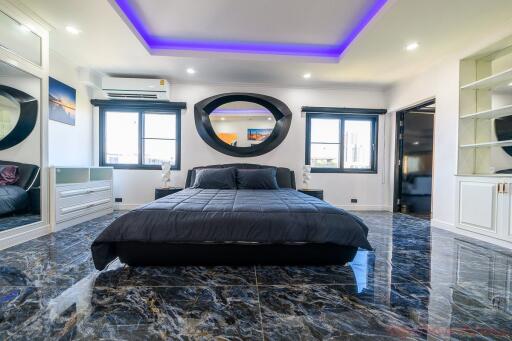 4 Bed Condo For Sale In Pratumnak - Siam Oriental