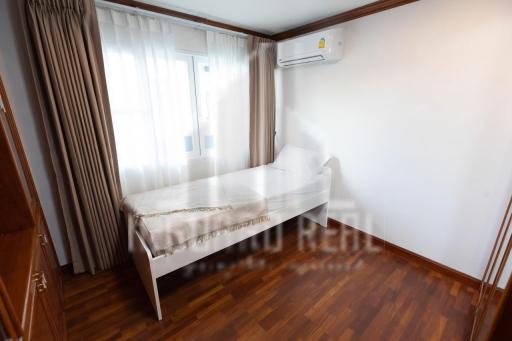 For Rent Pet Friendly 2 Bed 1 Bath Condo Witthayu Complex close to BTS Phloen Chit