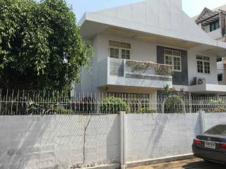 For Rent Bangkok Single House Narathiwas Sathon BTS Sala Deang Sathorn