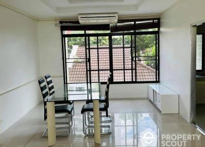 4-BR House at Moo Baan Chicha Castle near MRT Phetchaburi